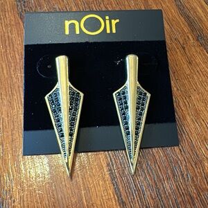 nOIr 18 karat plated over solid brass black cubic zirconia Arrow stud earrings